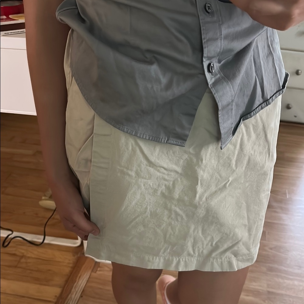 Uniqlo Beige skort